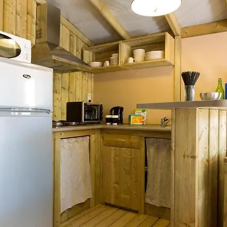 Sur Pilotis Avec Terrasse Et Cuisine Equipee - Api-1-52-1492 Avrillé