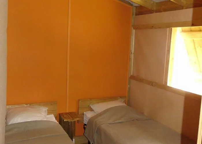 Sur Pilotis Avec Terrasse Et Cuisine Equipee - Api-1-52-1492 Campingplatz