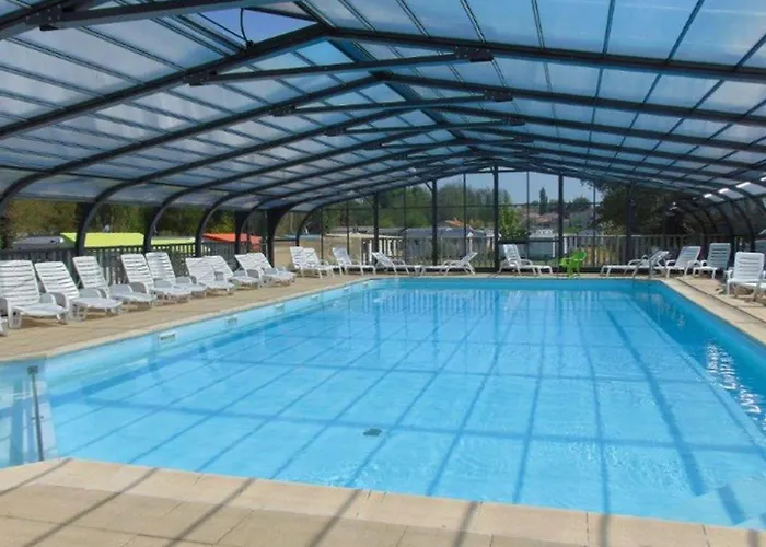 Sur Pilotis Avec Terrasse Et Cuisine Equipee - Api-1-52-1492 *